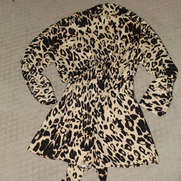 Beulah Style Sz Small Animal Print Wrap Style Shorts Jumpsuit Romper - Picture 2 of 5